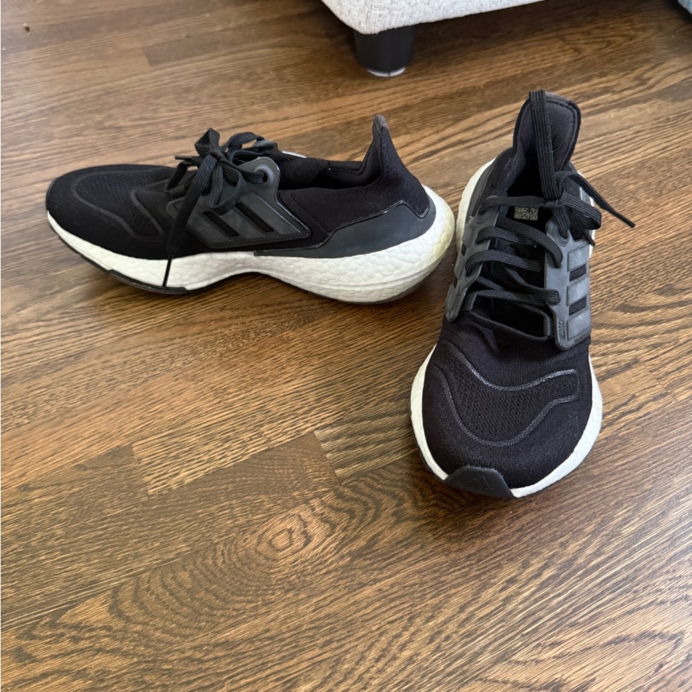 Adidas Ultraboost 22 Running Shoes